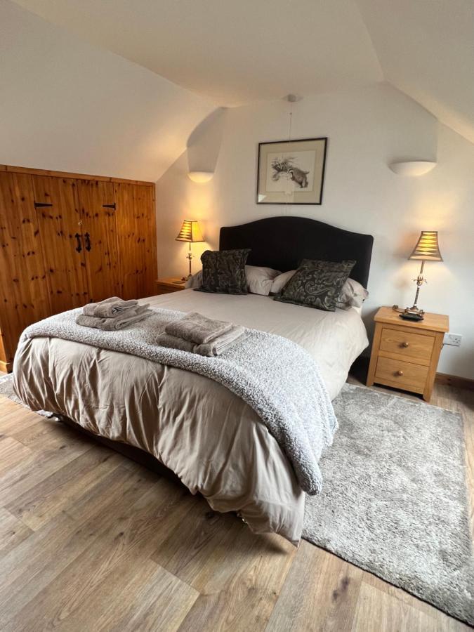 Bed and Breakfast Beudy Bach Cross Hands Екстер'єр фото