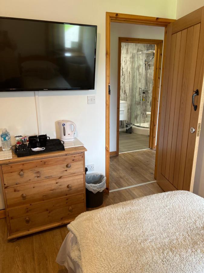 Bed and Breakfast Beudy Bach Cross Hands Екстер'єр фото